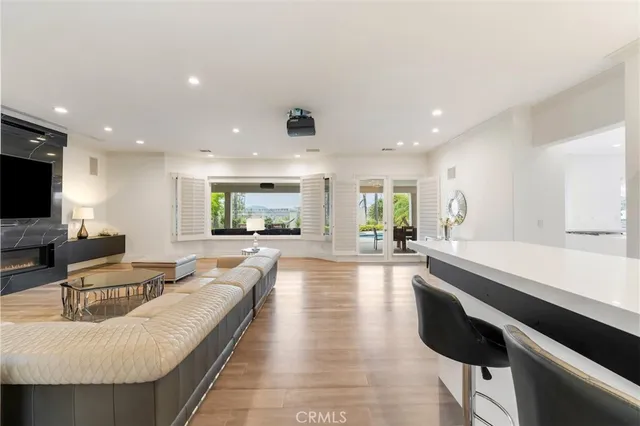 $4,949,000 | 5633 Newcastle Lane, Calabasas, CA 91302