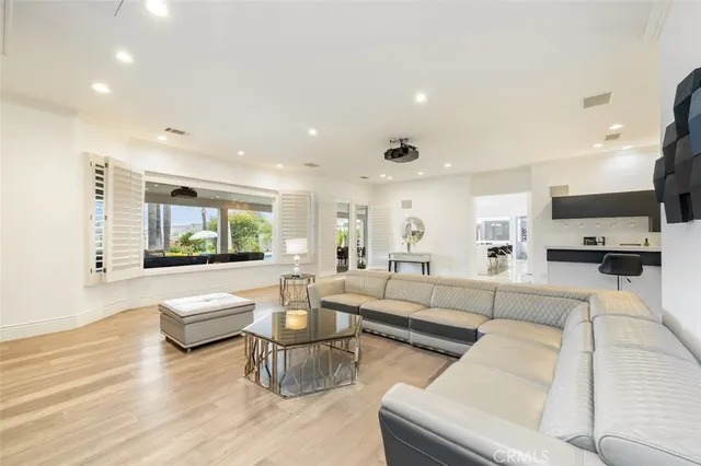 $4,949,000 | 5633 Newcastle Lane, Calabasas, CA 91302