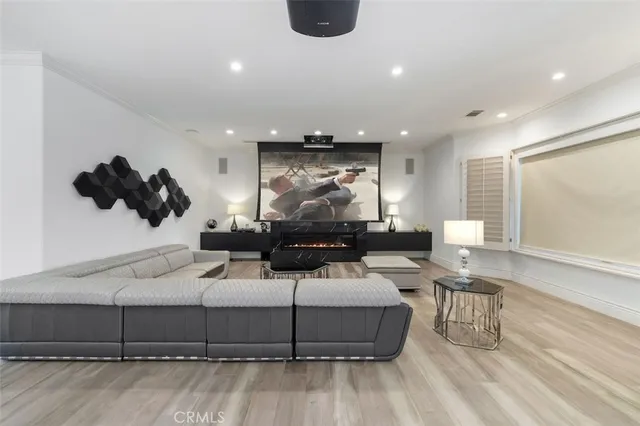 $4,949,000 | 5633 Newcastle Lane, Calabasas, CA 91302