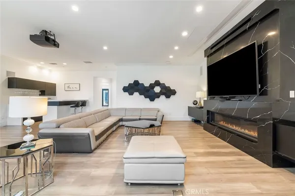 $4,899,000 | 5633 Newcastle Lane, Calabasas, CA 91302