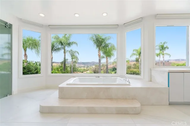 $4,949,000 | 5633 Newcastle Lane, Calabasas, CA 91302