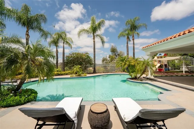 $4,949,000 | 5633 Newcastle Lane, Calabasas, CA 91302