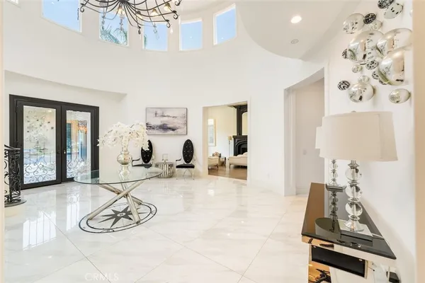 $4,899,000 | 5633 Newcastle Lane, Calabasas, CA 91302