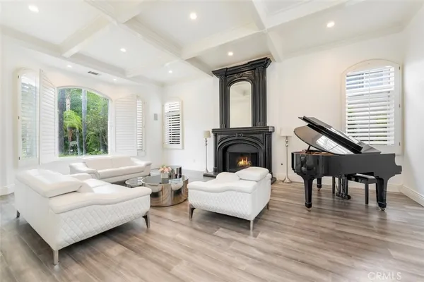 $4,899,000 | 5633 Newcastle Lane, Calabasas, CA 91302