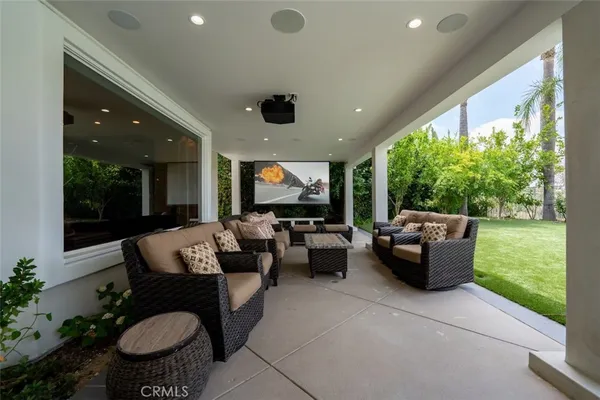 $4,899,000 | 5633 Newcastle Lane, Calabasas, CA 91302