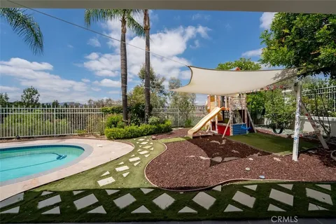 $4,899,000 | 5633 Newcastle Lane, Calabasas, CA 91302