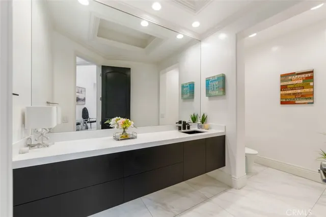 $4,949,000 | 5633 Newcastle Lane, Calabasas, CA 91302