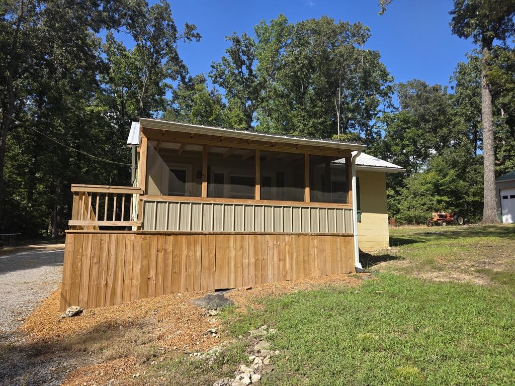 372 Catfish Road Buchanan, TN 38222 - Photo 4 of 17 Gallery Image 4