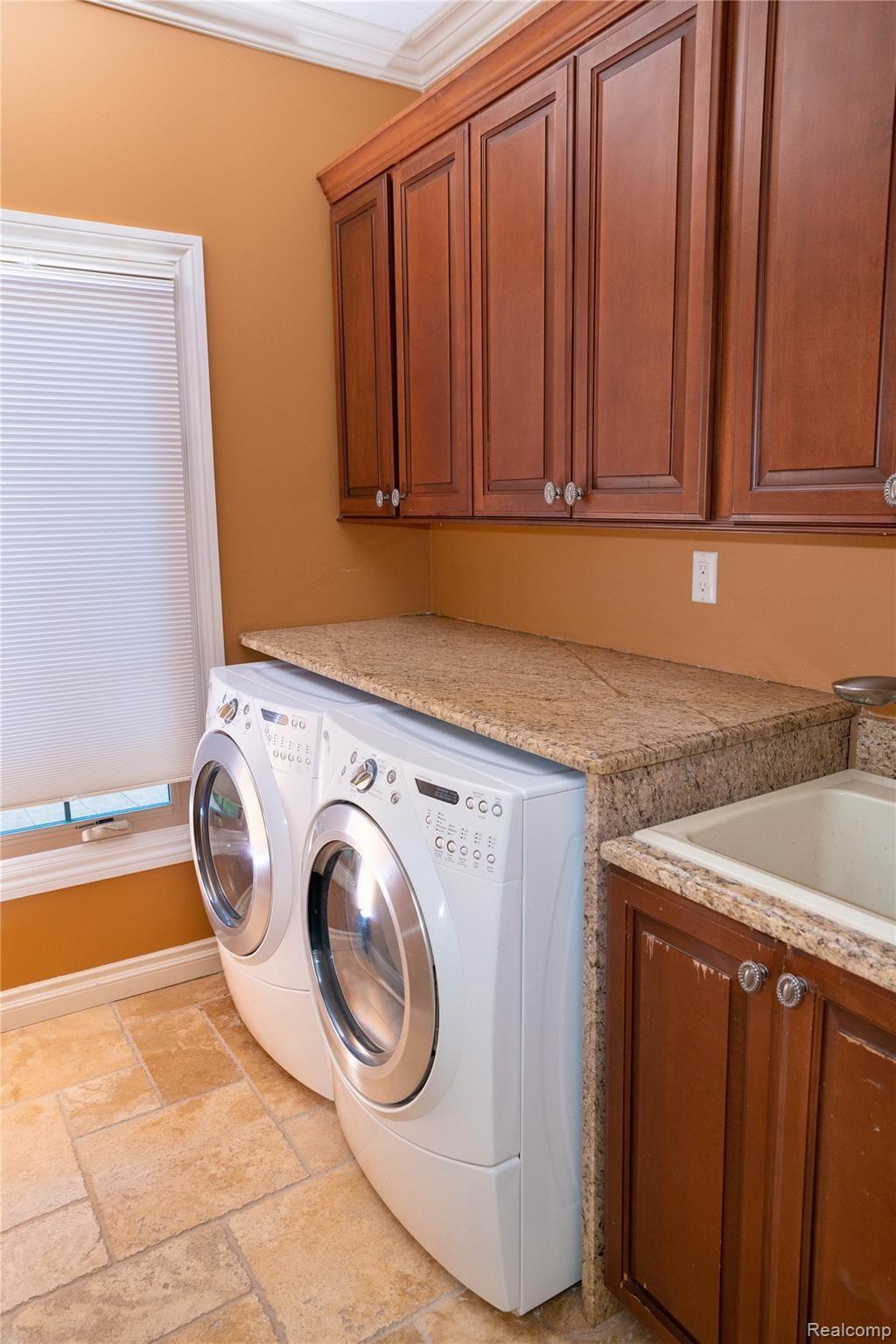 743 Woodfield Way Rochester, MI 48307 - Photo 10 of 27 1-13.jpg