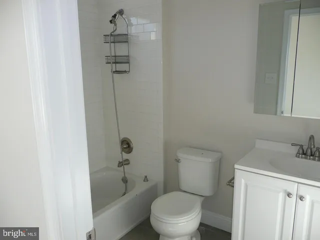 $2,850 | 536 Easton Road, Unit 2, Horsham, PA 19044