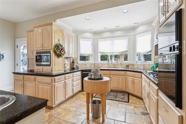 $649,000 | 53 Hermitage Drive, Marrero, LA 70072