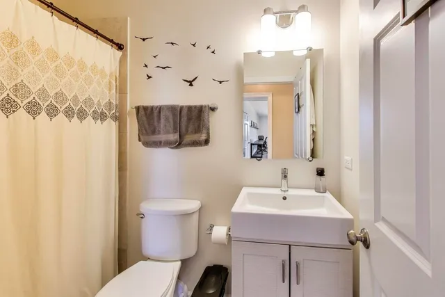 $3,400 | 4553 North Magnolia Avenue, Unit 504, Chicago, IL 60640