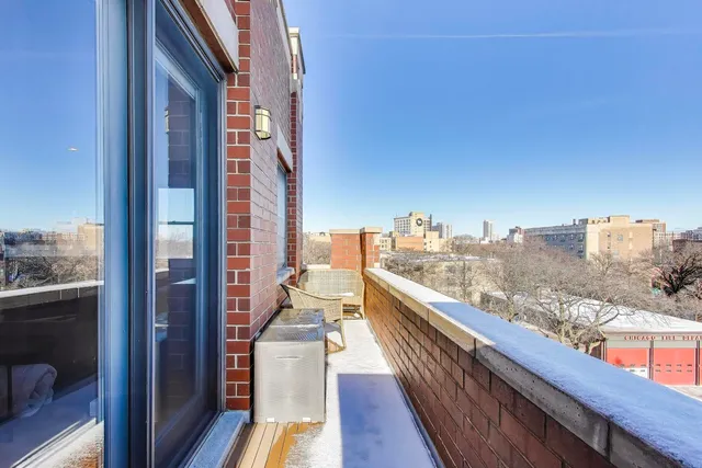 $3,400 | 4553 North Magnolia Avenue, Unit 504, Chicago, IL 60640