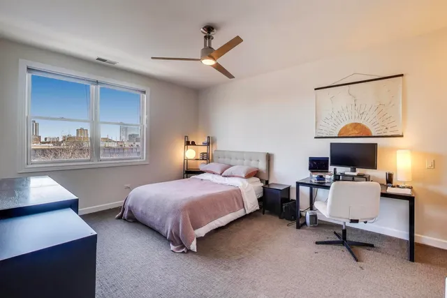 $3,400 | 4553 North Magnolia Avenue, Unit 504, Chicago, IL 60640