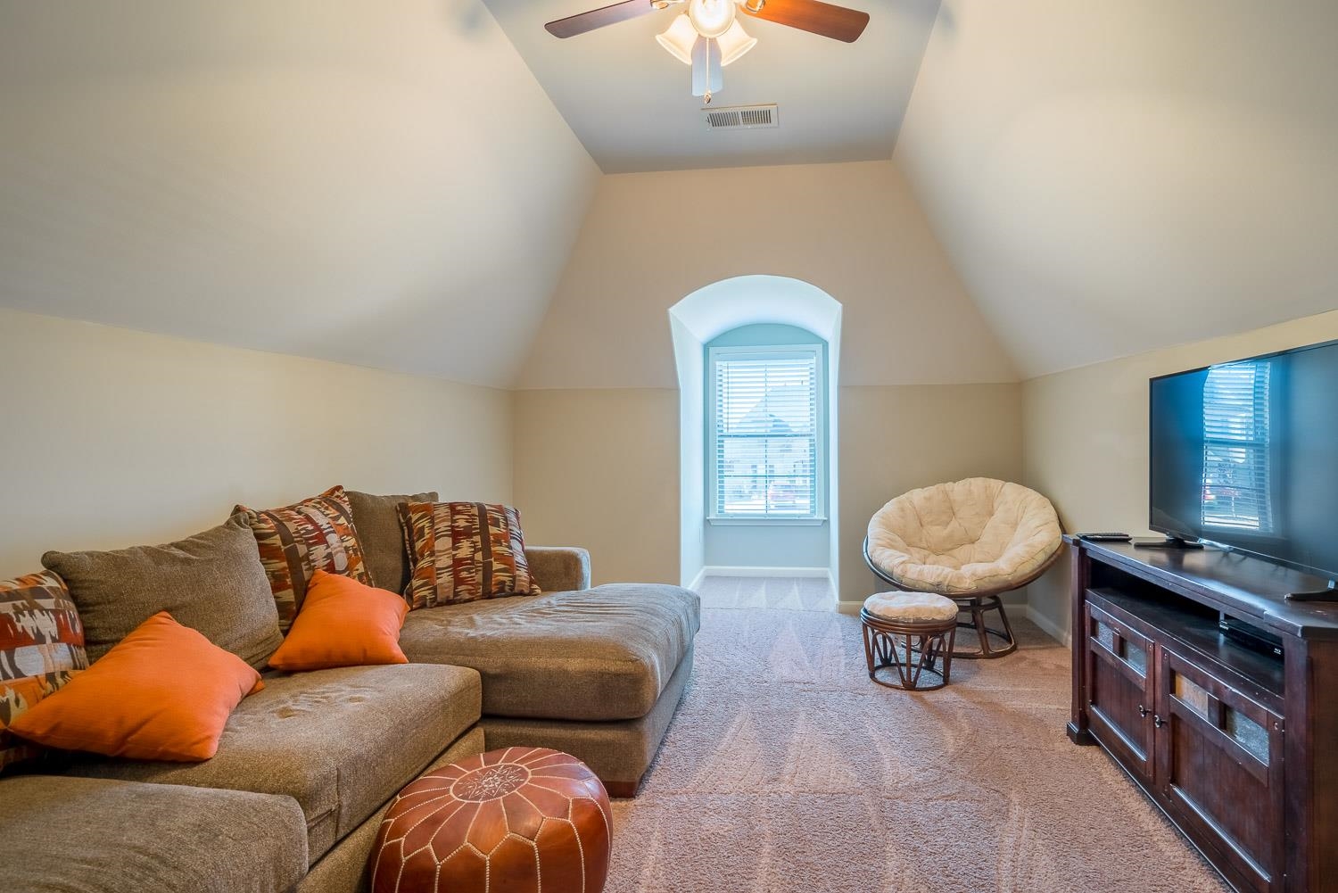 1280 Mountain Side Drive Collierville, TN 38017 - Photo 21 of 25 a living room with furniture