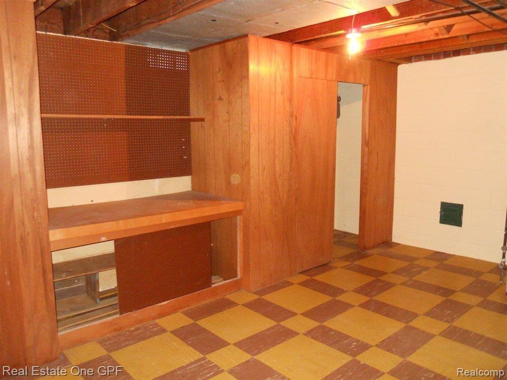163 Ridgemont Road Grosse Pointe, MI 48236 - Photo 21 of 25 DSCN1530.JPG