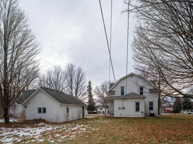$235,000 | 708 Winona Street Southeast, Chatfield, MN 55923