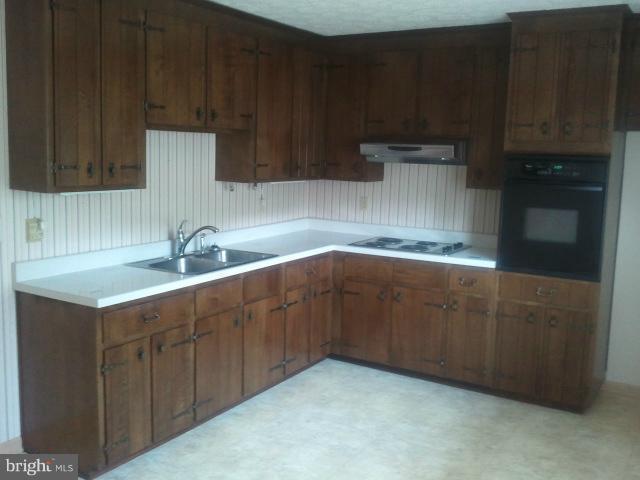 3 Richmond Road Front Royal, VA 22630 - Photo 4 of 17 Kitchen