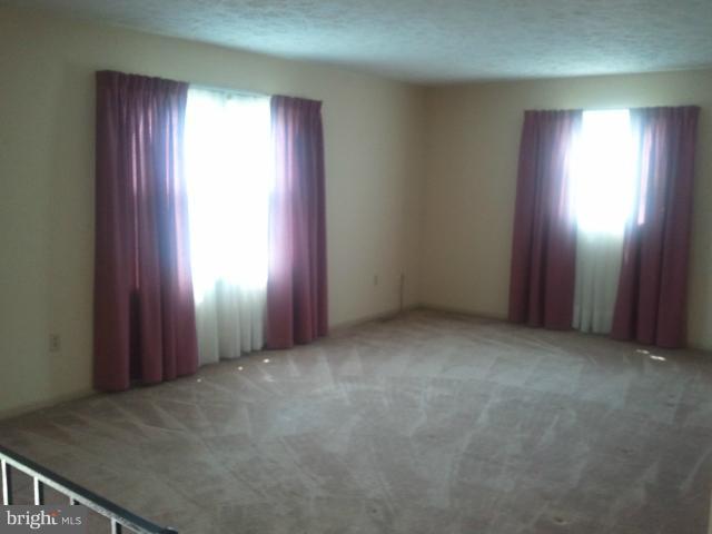 3 Richmond Road Front Royal, VA 22630 - Photo 6 of 17 Living Room