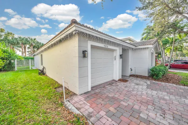 $465,000 | 4856 Southeast Duval Drive, Stuart, FL 34997