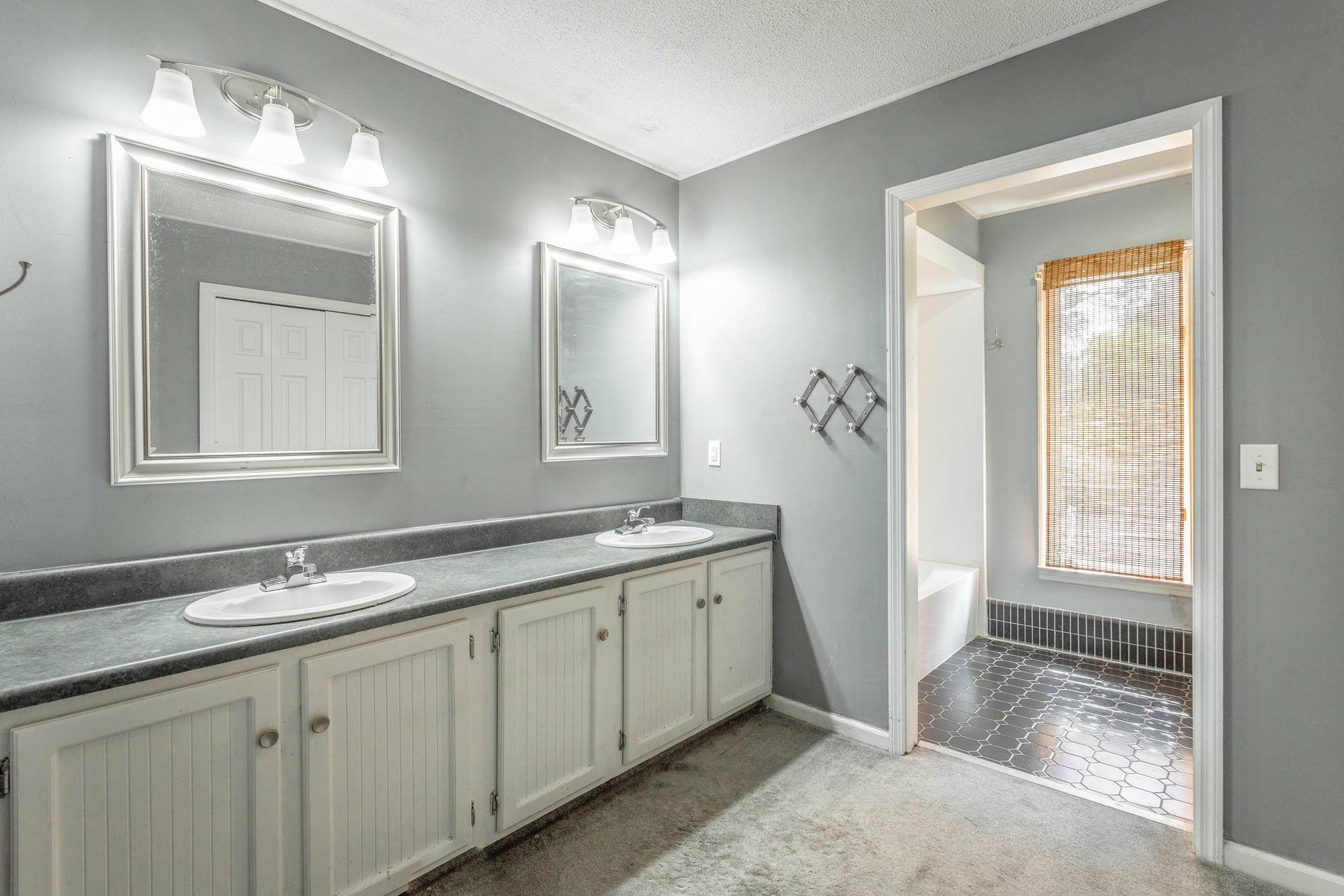 1109 North Concord Road Chattanooga, TN 37421 - Photo 14 of 88 Full Bathroom 1