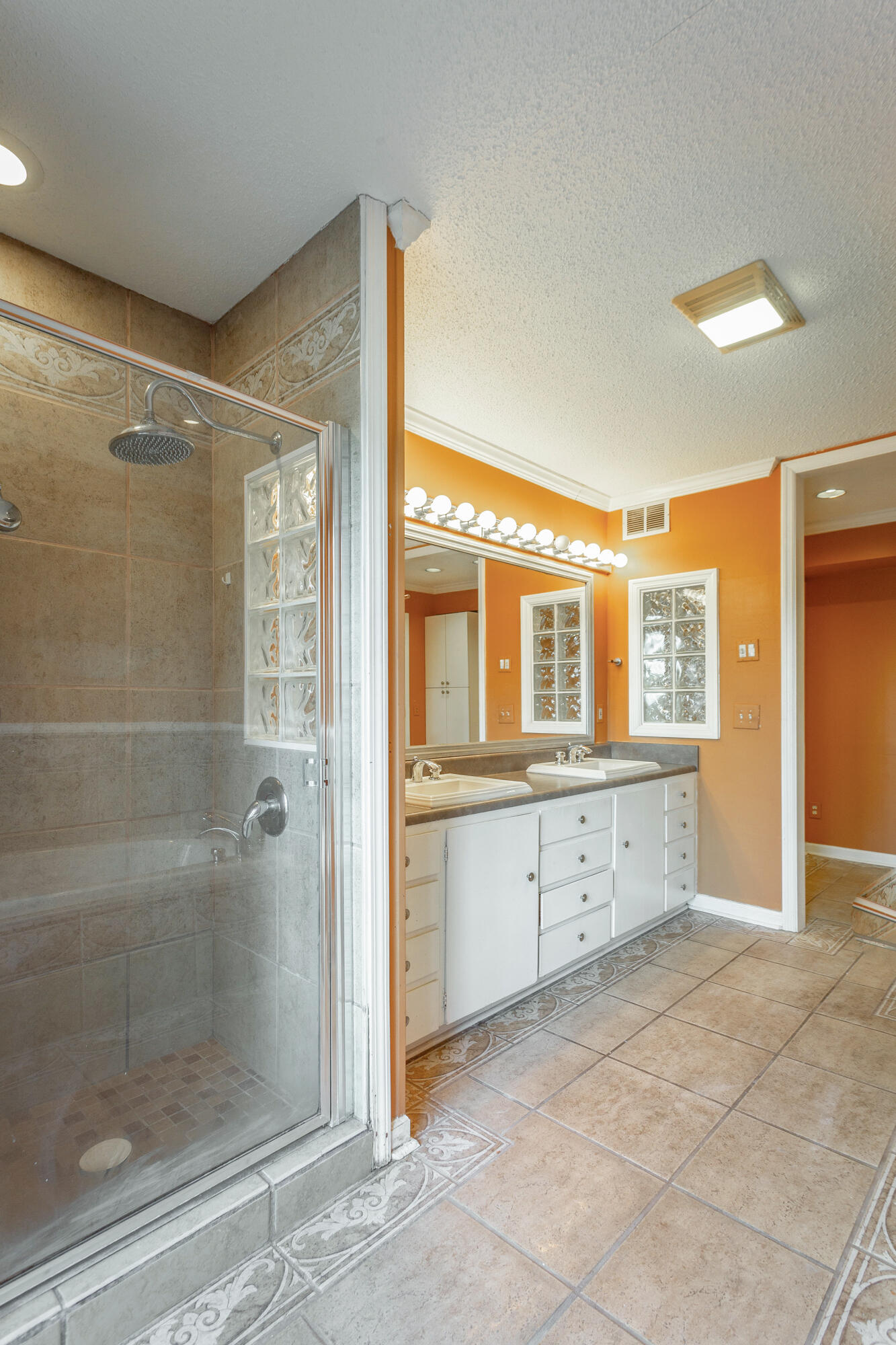 1109 North Concord Road Chattanooga, TN 37421 - Photo 17 of 88 Master Bathroom