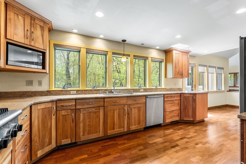 320 Nagog Hill Road Acton, MA 01720 - Photo 12 of 39