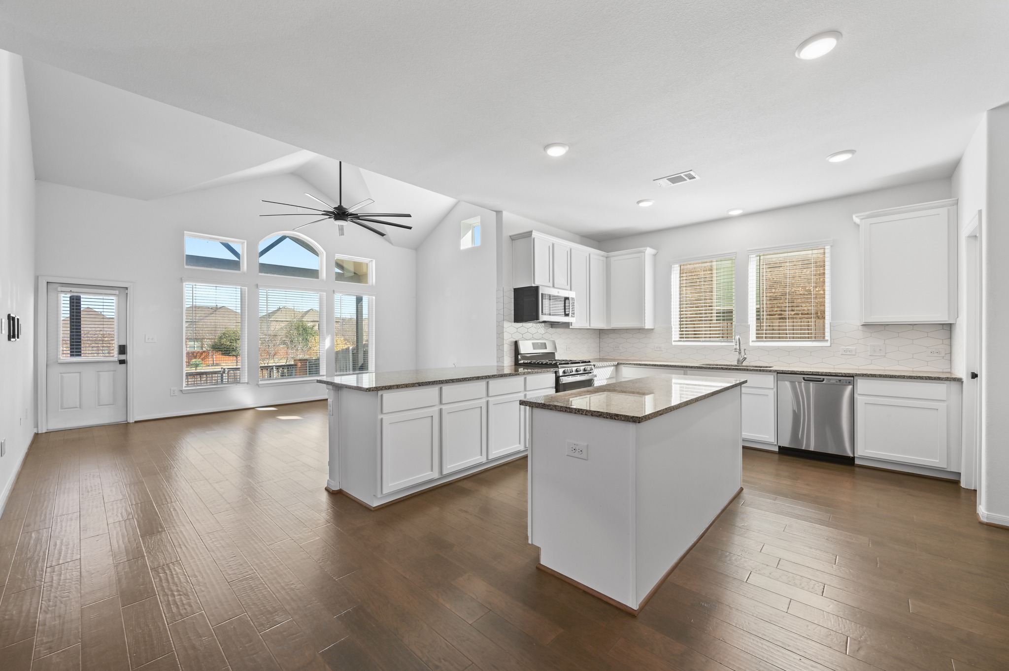 1022 Cherrystone Loop Buda, TX 78610 - Photo 6 of 31