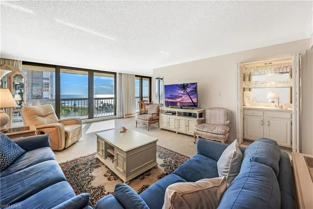 $15,000 | 4551 Gulf Shore Boulevard North, Unit 804, Naples, FL 34103