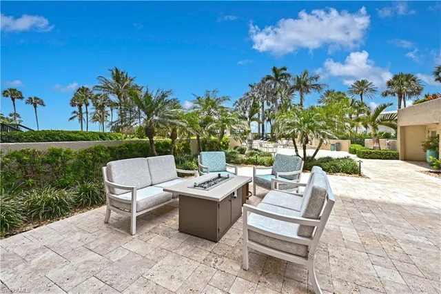 $15,000 | 4551 Gulf Shore Boulevard North, Unit 804, Naples, FL 34103