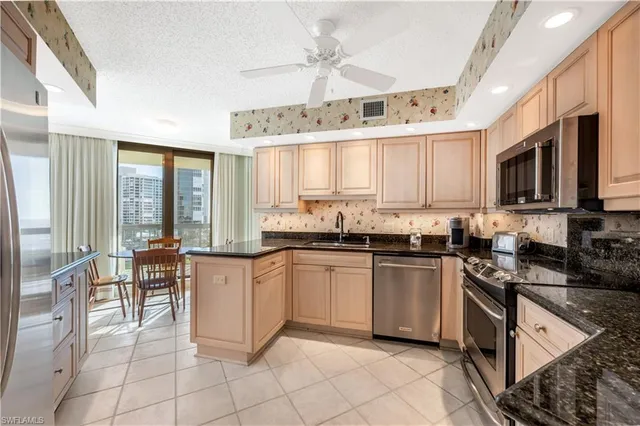 $15,000 | 4551 Gulf Shore Boulevard North, Unit 804, Naples, FL 34103