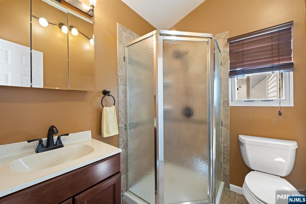 520 Prospect Place Lyndhurst, NJ 07071 - Photo 17 of 34