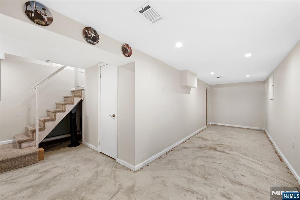 520 Prospect Place Lyndhurst, NJ 07071 - Photo 25 of 34