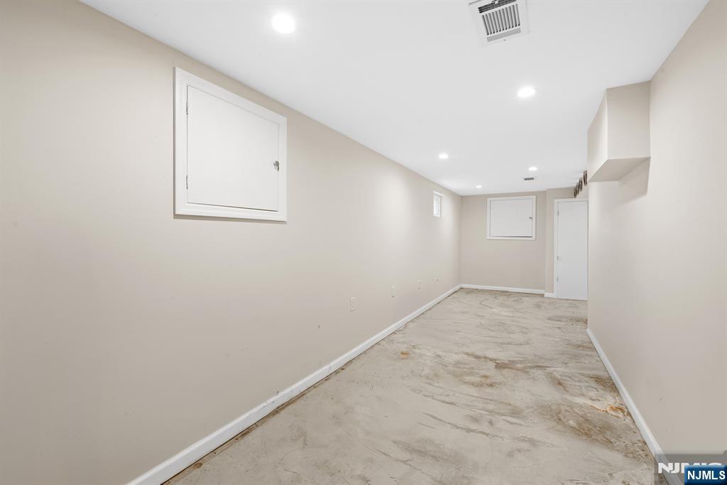 520 Prospect Place Lyndhurst, NJ 07071 - Photo 27 of 34