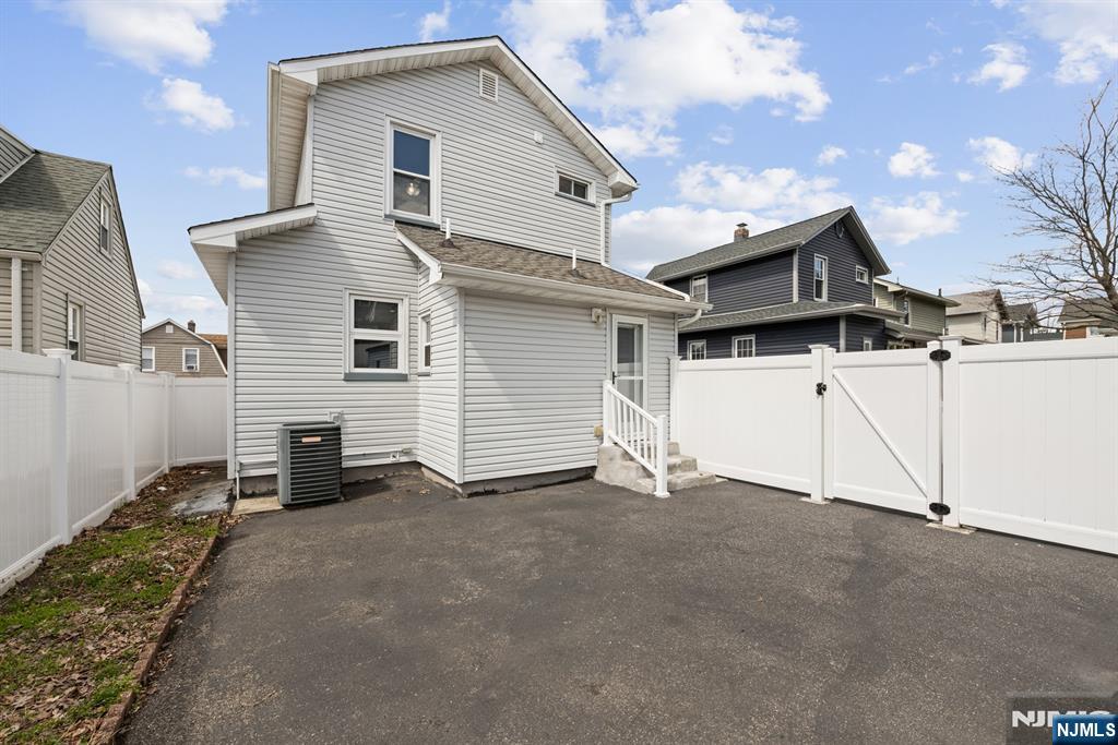 520 Prospect Place Lyndhurst, NJ 07071 - Photo 28 of 34