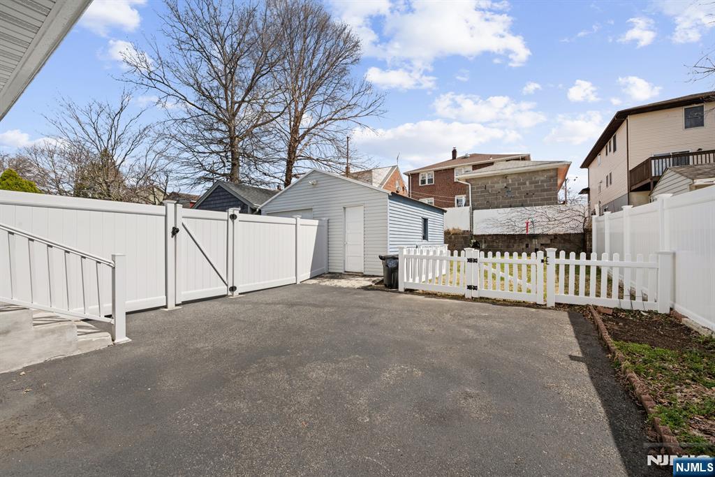 520 Prospect Place Lyndhurst, NJ 07071 - Photo 29 of 34