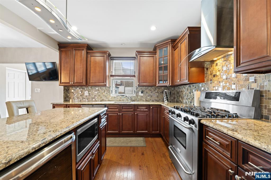 520 Prospect Place Lyndhurst, NJ 07071 - Photo 5 of 34