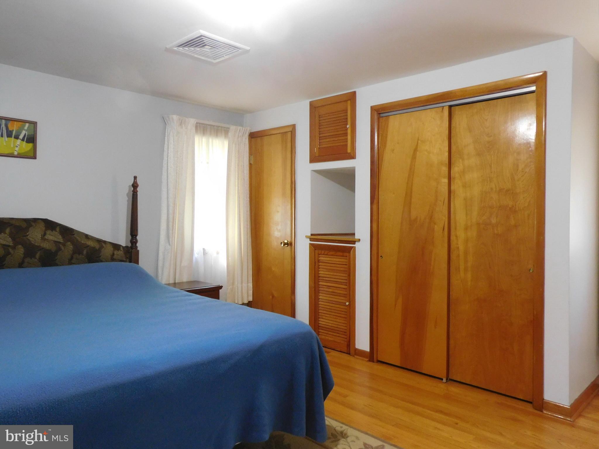 910 Hubbs Street Delran, NJ 08075 - Photo 26 of 33 Master bedroom