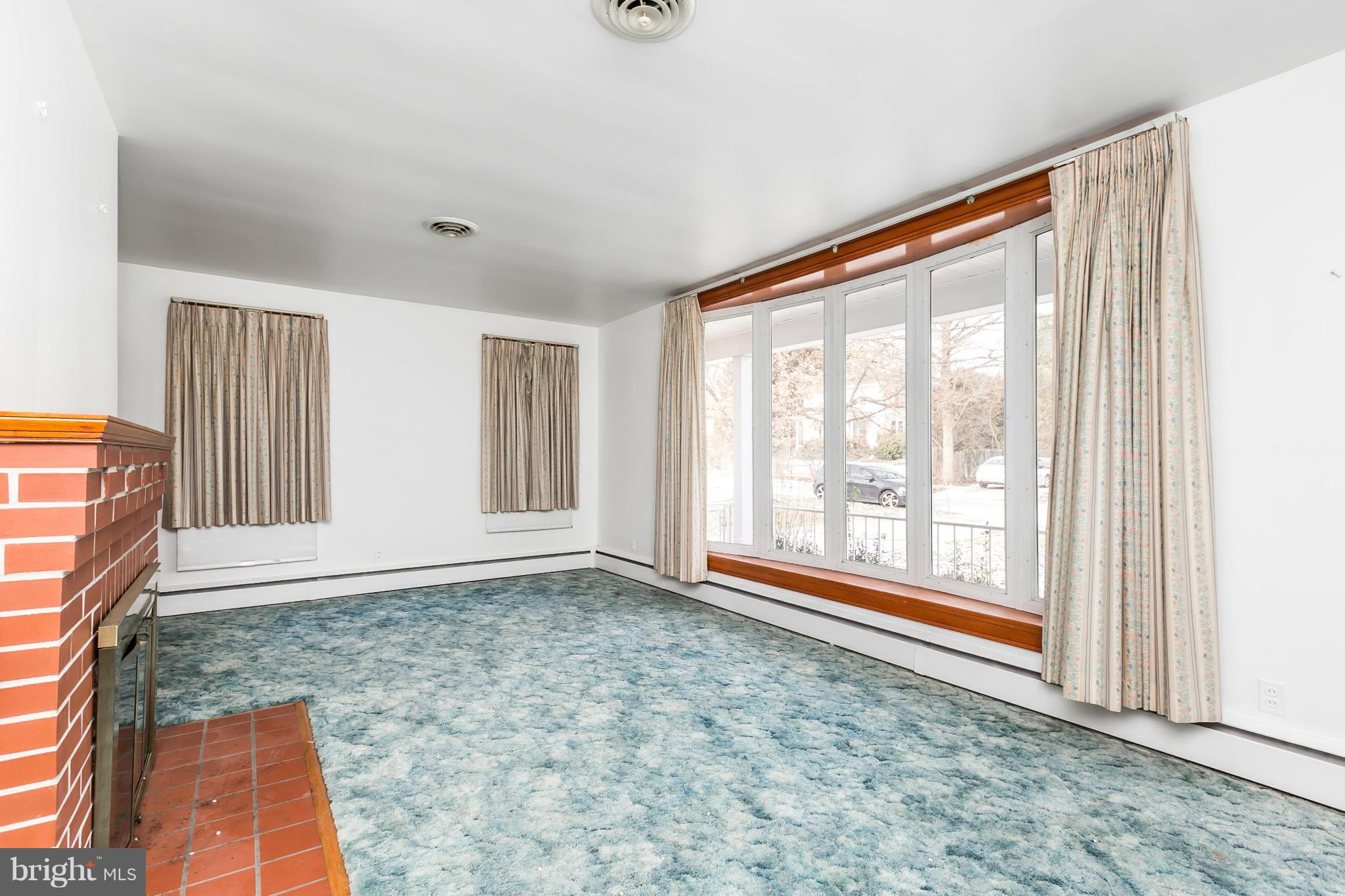 1735 Hilyard Road Baltimore, MD 21234 - Photo 3 of 25 Living Room