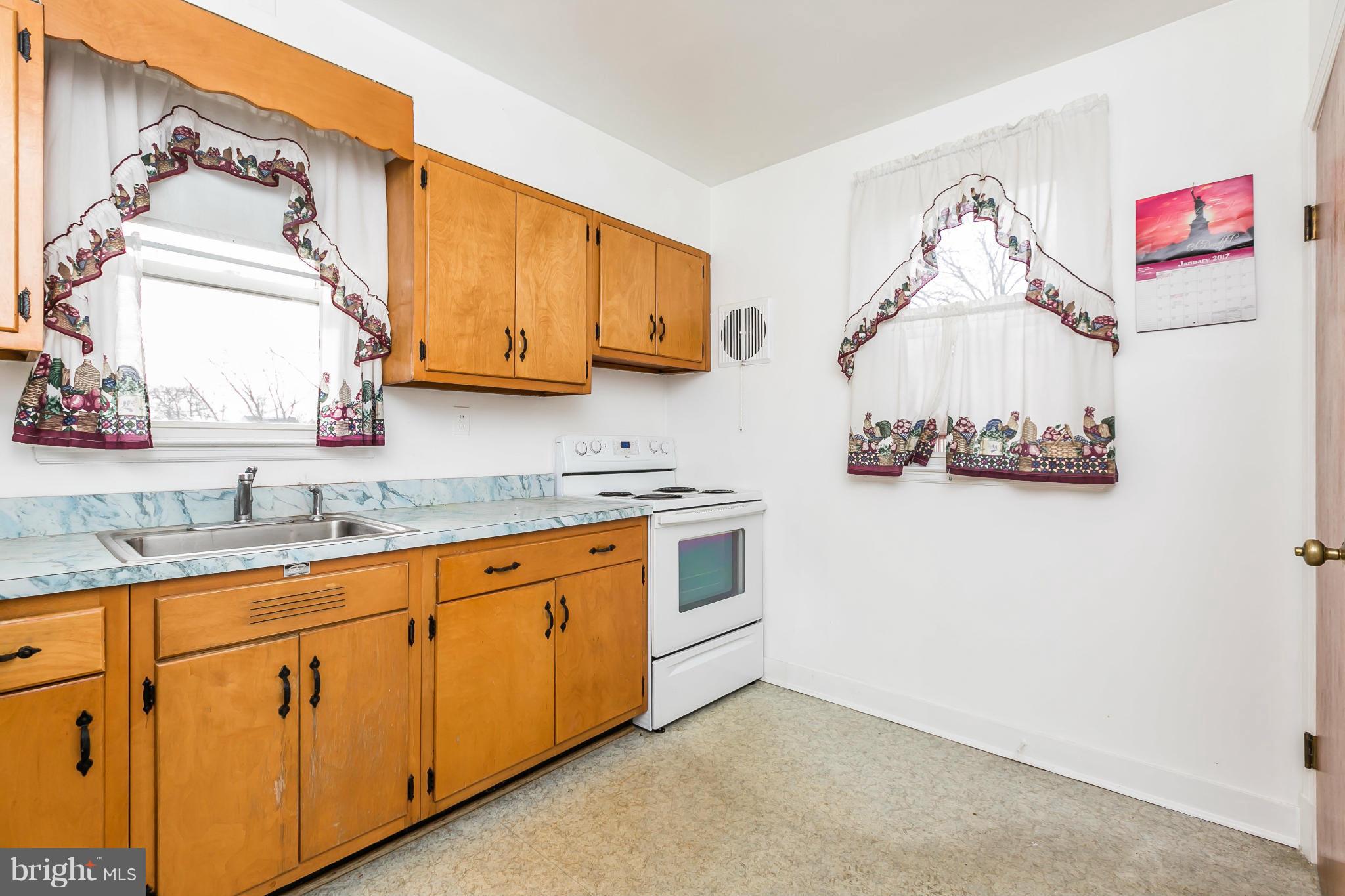 1735 Hilyard Road Baltimore, MD 21234 - Photo 8 of 25 Kitchen