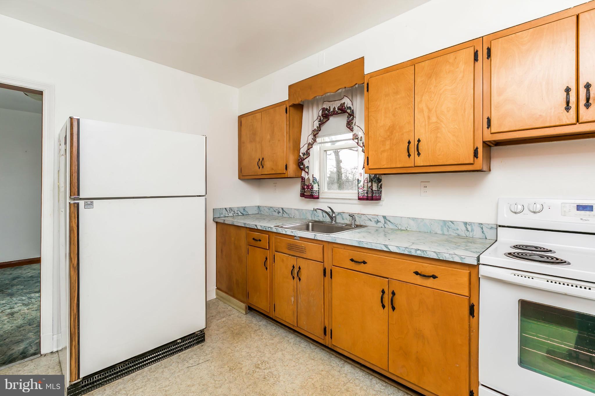 1735 Hilyard Road Baltimore, MD 21234 - Photo 10 of 25 Kitchen
