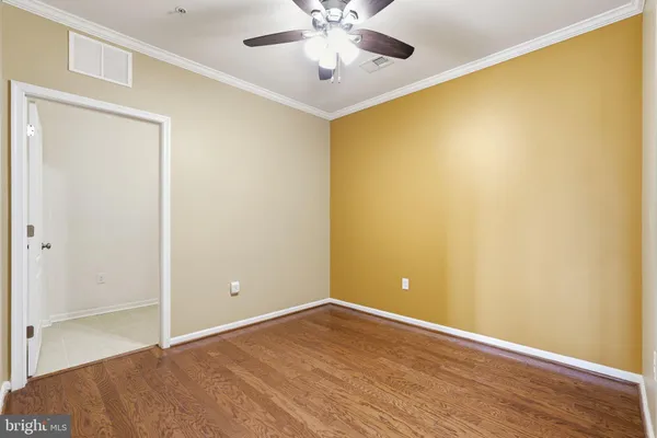 $499,999 | 24637 Woolly Mammoth Terrace, Unit 205, Aldie, VA 20105