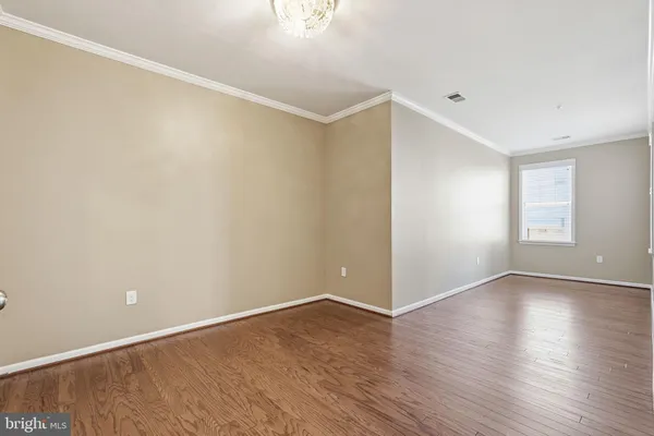 $499,999 | 24637 Woolly Mammoth Terrace, Unit 205, Aldie, VA 20105