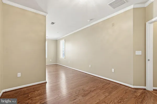 $499,999 | 24637 Woolly Mammoth Terrace, Unit 205, Aldie, VA 20105