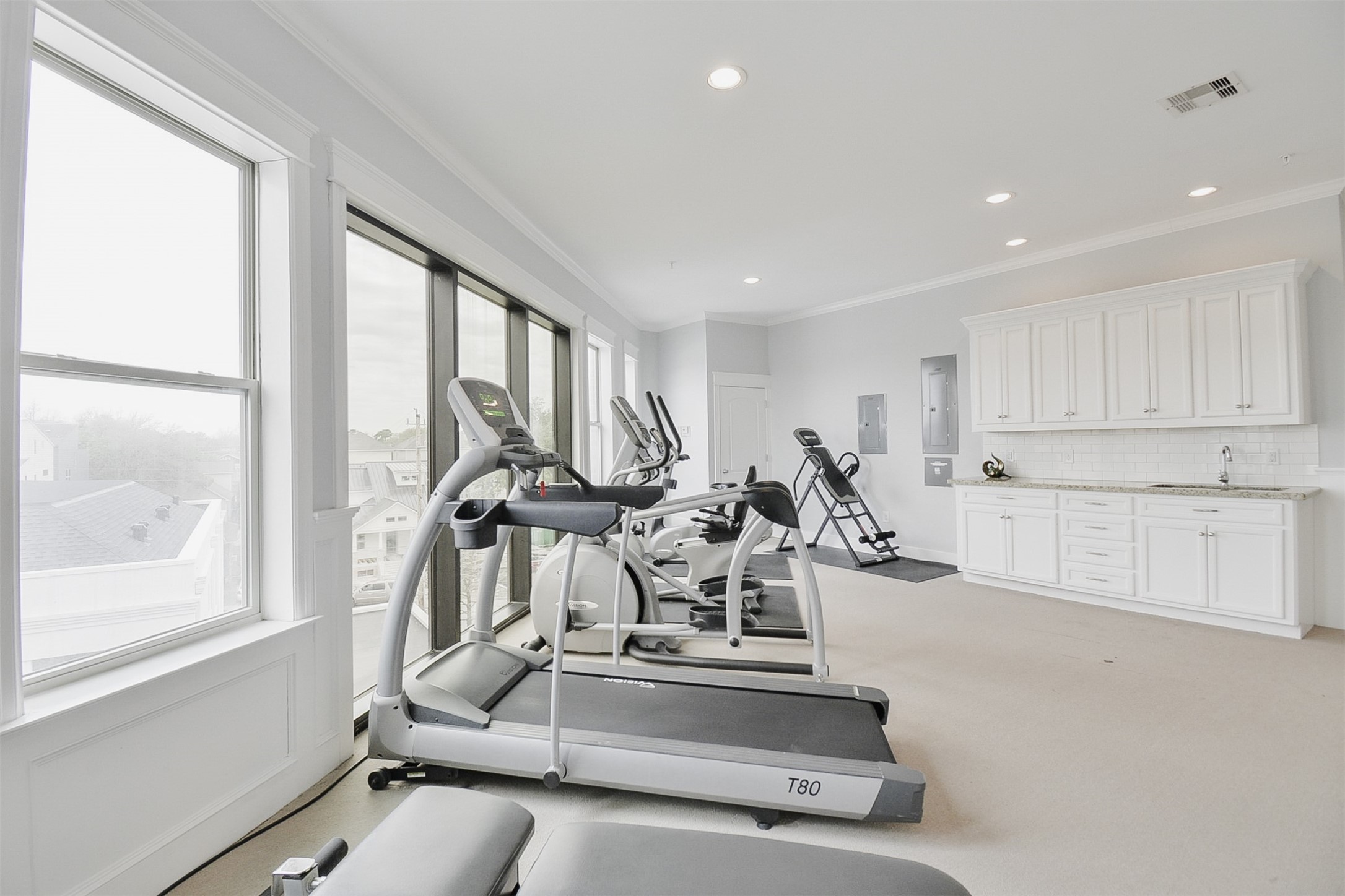 2802 Morrison Street, Unit 109 Houston, TX 77009 - Photo 35 of 40 Community exercise room.