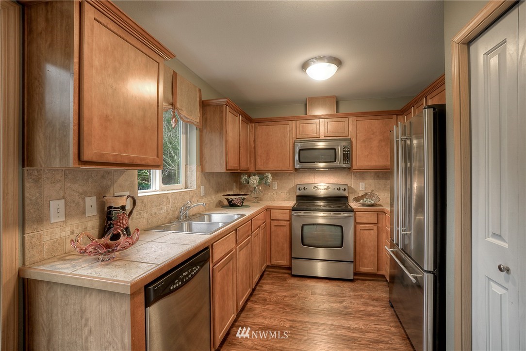 4249 Roxanna Loop Southeast Lacey, WA 98503 - Photo 7 of 18 Gallery Image 7