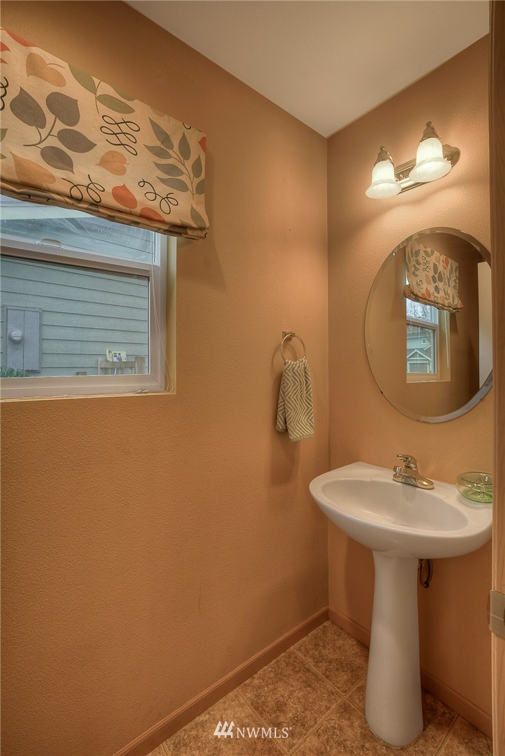 4249 Roxanna Loop Southeast Lacey, WA 98503 - Photo 8 of 18 Gallery Image 8