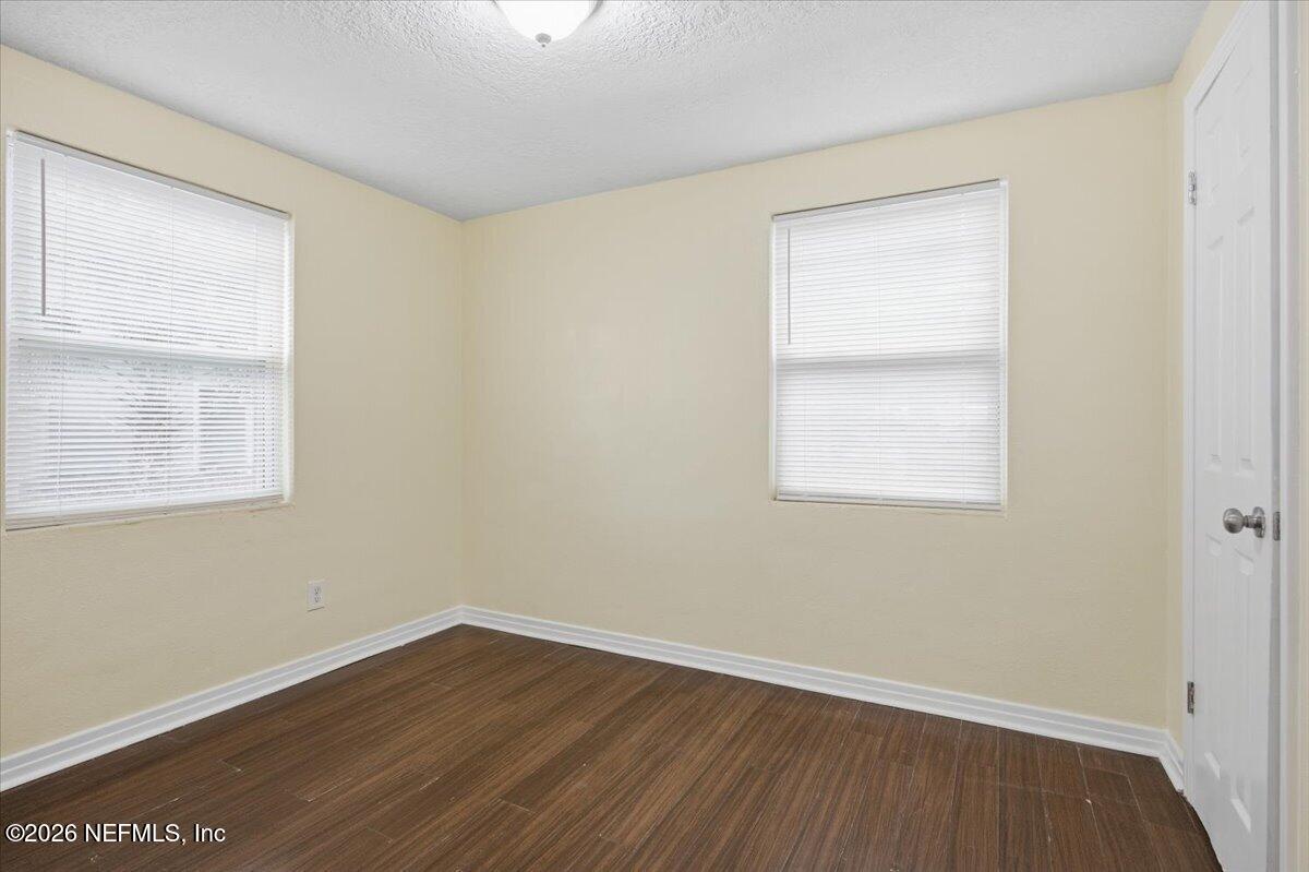 4955 Spring Glen Road Jacksonville, FL 32207 - Photo 3 of 9 7-Bedroom