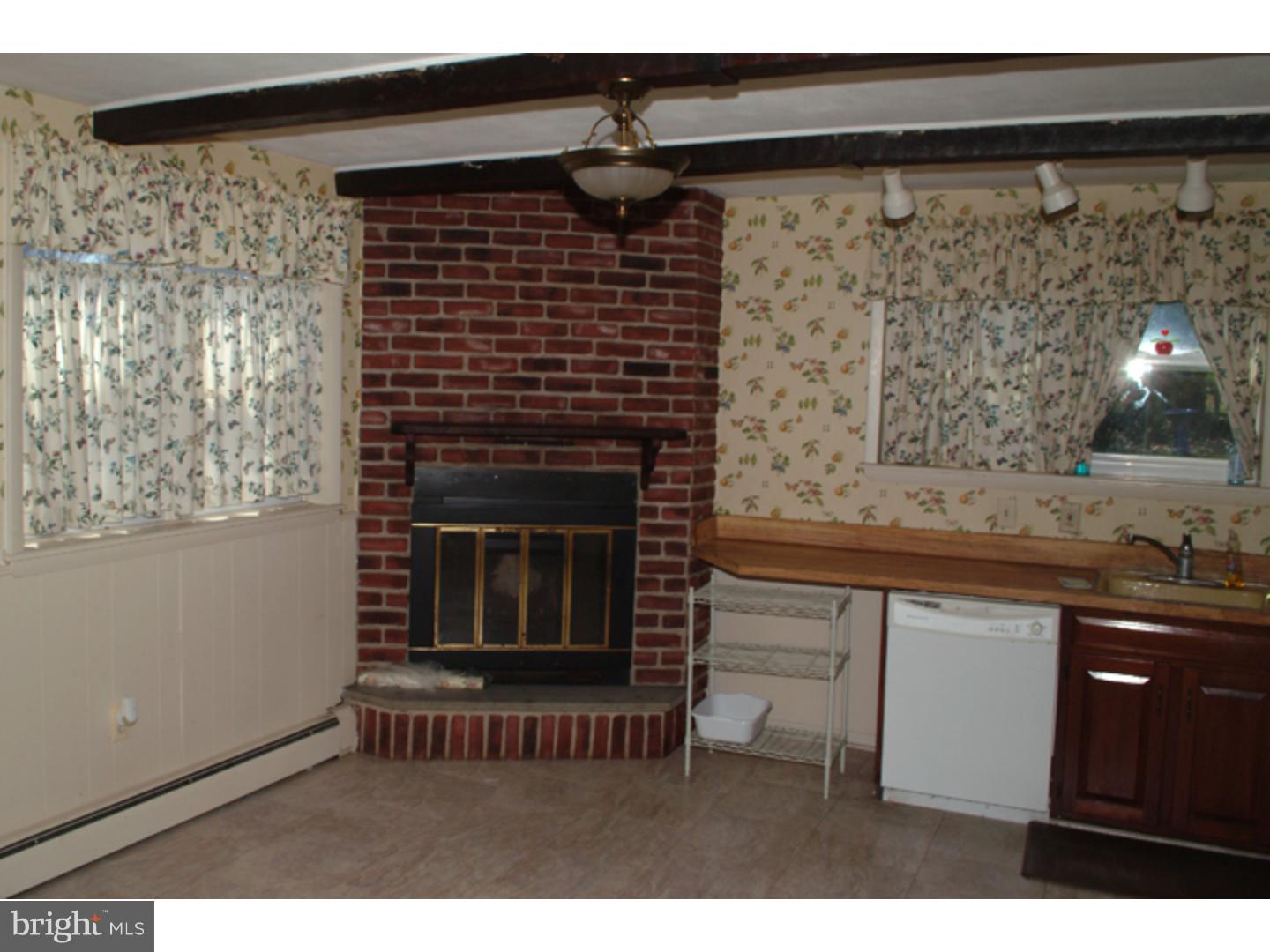 8614 Sagamore Road Philadelphia, PA 19128 - Photo 5 of 17 Kitchen