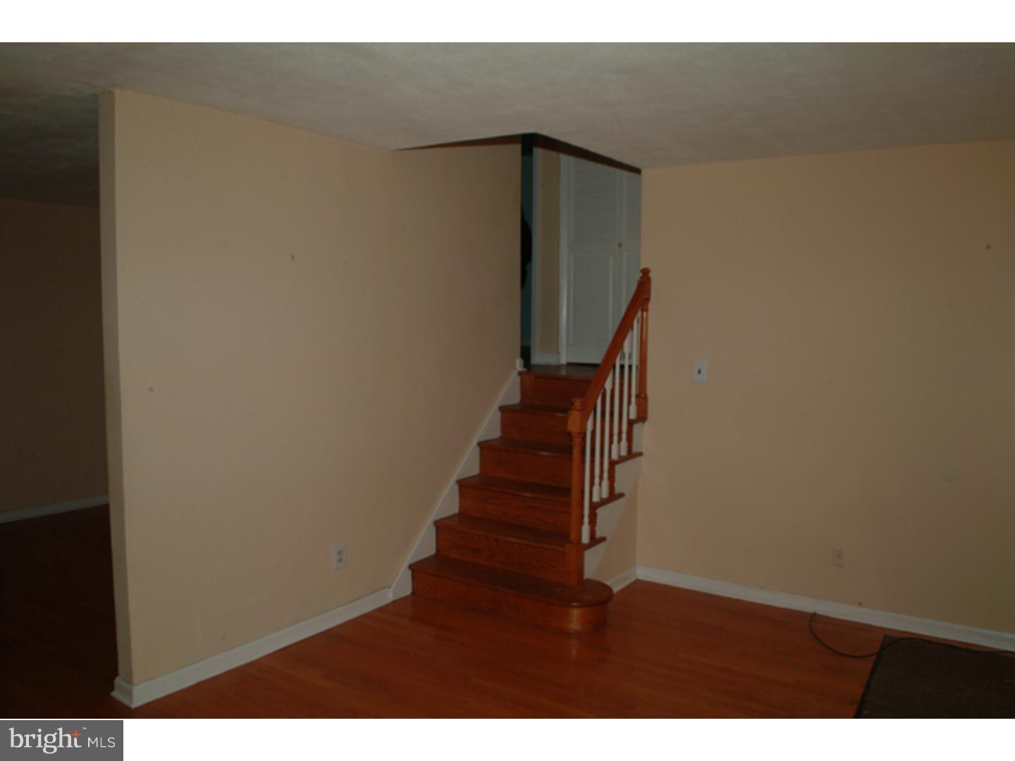 8614 Sagamore Road Philadelphia, PA 19128 - Photo 9 of 17 Family Room